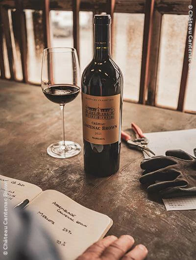 Château Cantenac Brown 2021 Eine Kiste Mit 12 1/2 Flaschen (37,5cl) 2 Château Cantenac Brown 2021 Eine Kiste Mit 12 1/2 Flaschen (37,5cl) – Bild 2