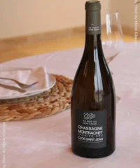 Au Pied Du Mont Chauve : Chassagne-Montrachet 1er Cru "Clos Saint Jean" 2019 Eine Kiste Mit 6 Flaschen (75cl)